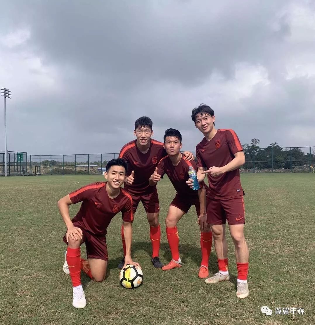 申花赛前拉练秘密曝光：球员集结训练积极的简单介绍