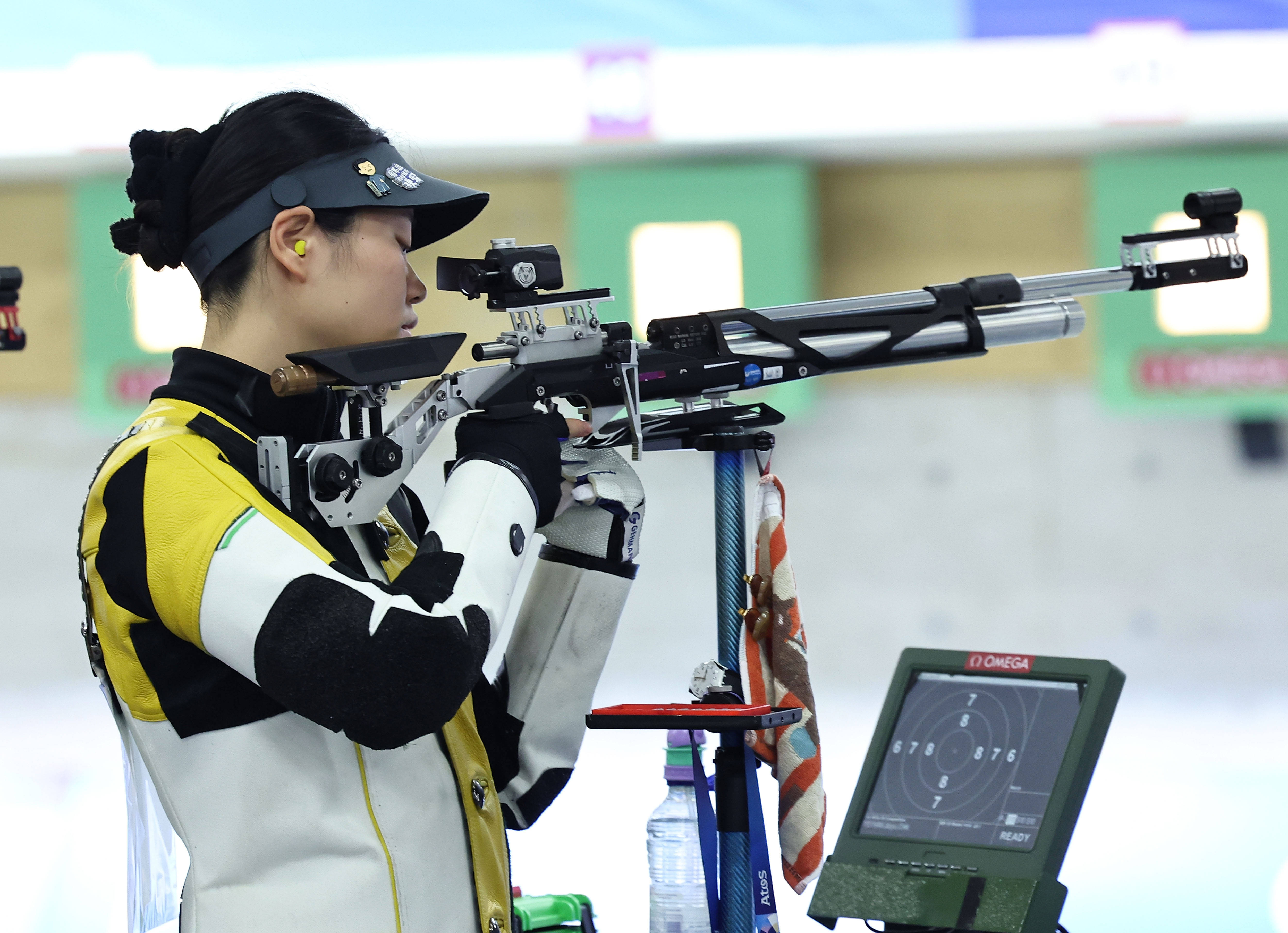 日本运动员在射击比赛中创造世界纪录