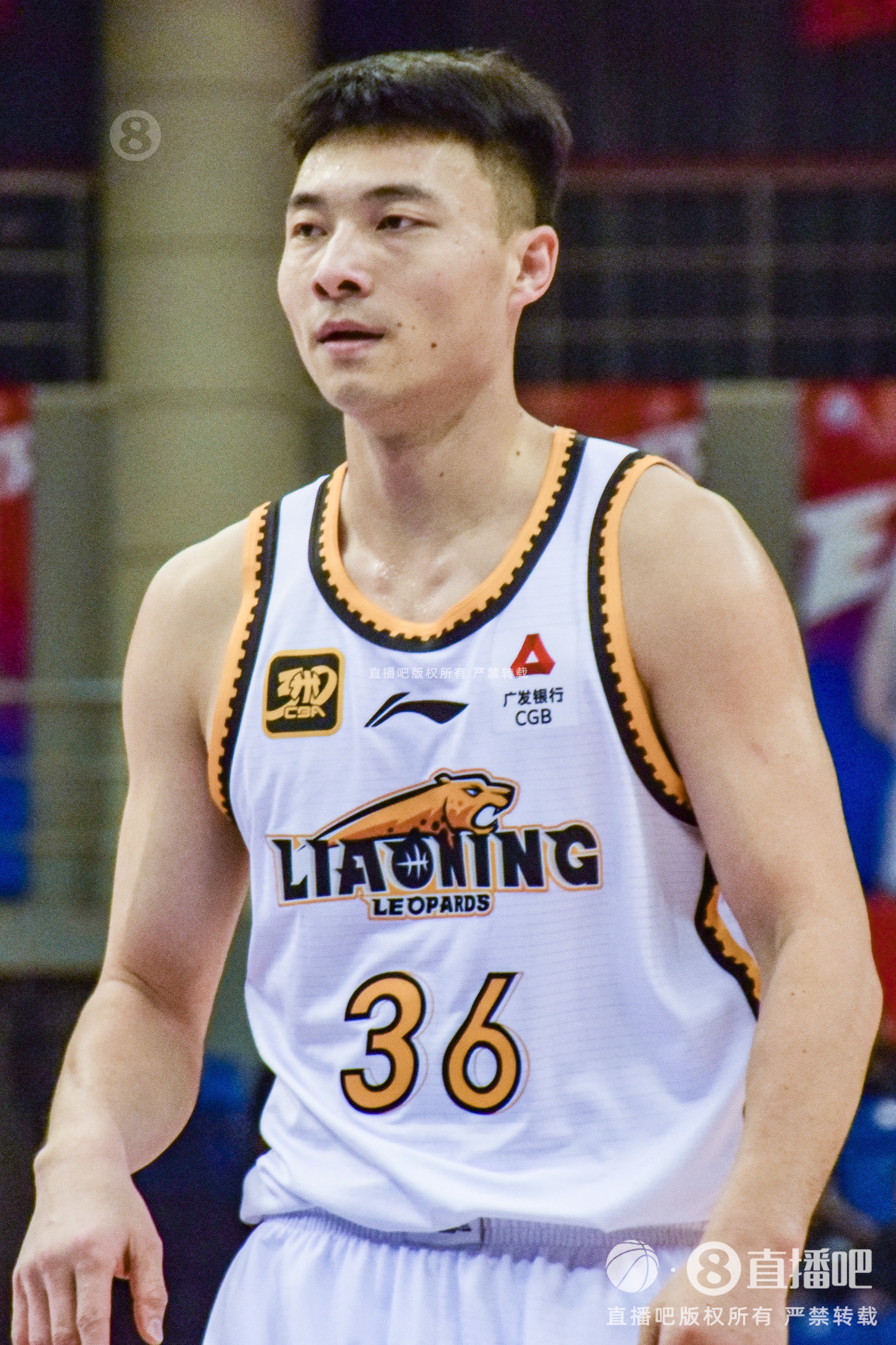 林崴31分同曦不敌广东李弘权26分上海胜四川(cba2024年10月4日广东vs同曦比赛录像)