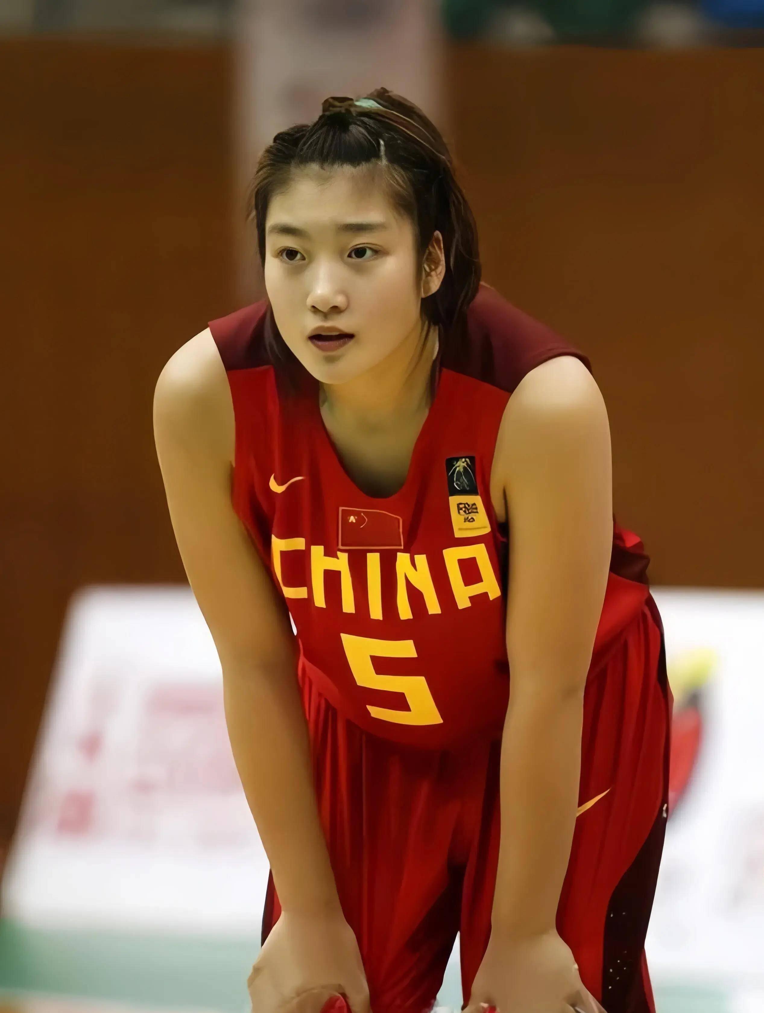 关于女篮最新动态,中国女篮训练照曝光,李梦加盟江苏待宫鲁鸣确认的信息